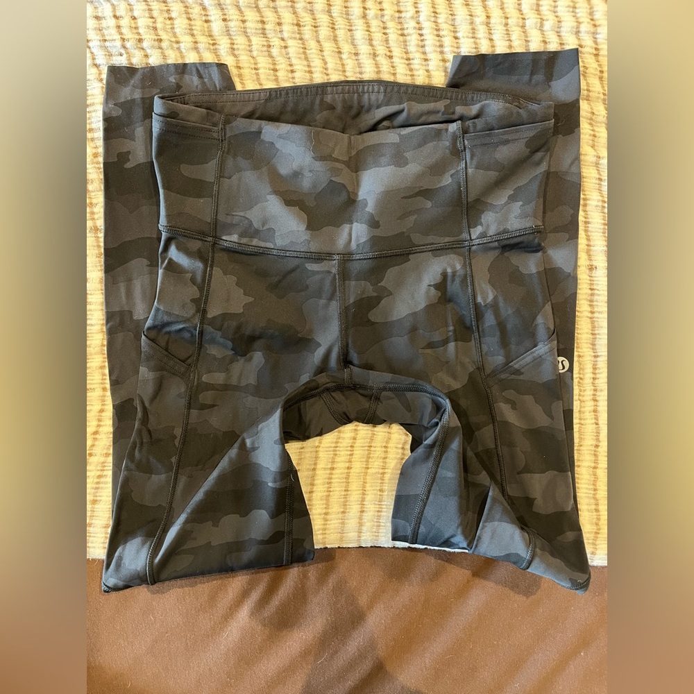Lululemon Fast & Free Tight 25” Heritage 365 Camo Deep Coal Multi size 6 - Picture 2 of 4